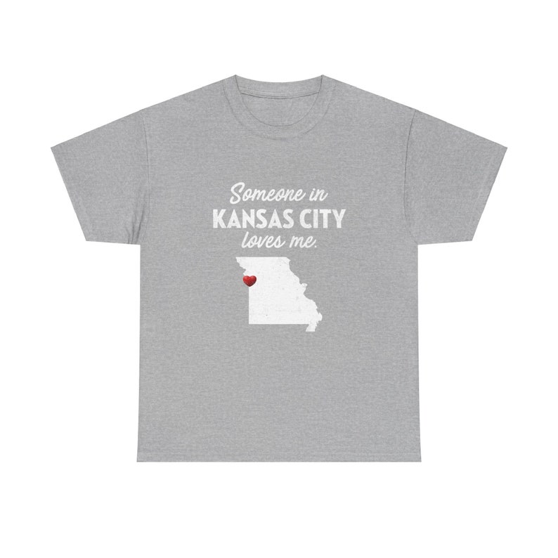 Kansas City - Alguien en Kansas City me ama - Camiseta unisex de Kansas City - Camiseta de Kansas City - Regalo de Kansas City imagen 3