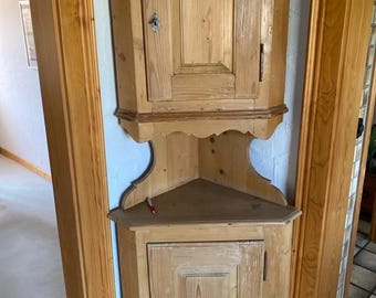 Bauerneckschrank antik