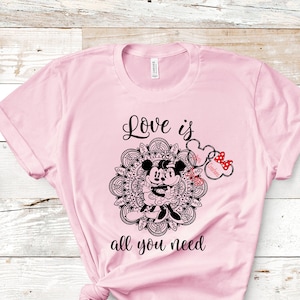 Mick/Mini Liefde is alles wat je nodig hebt Valentine's Mandala XOXO Valentine svg, studio3, svg