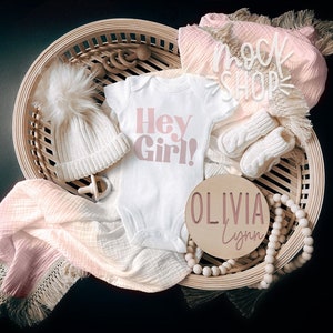 Digital Baby Girl Name Announcement /  It's a Girl Pregnancy Announcement / Digital Personalized Pregnancy Announcement / Pregnancy Reveal