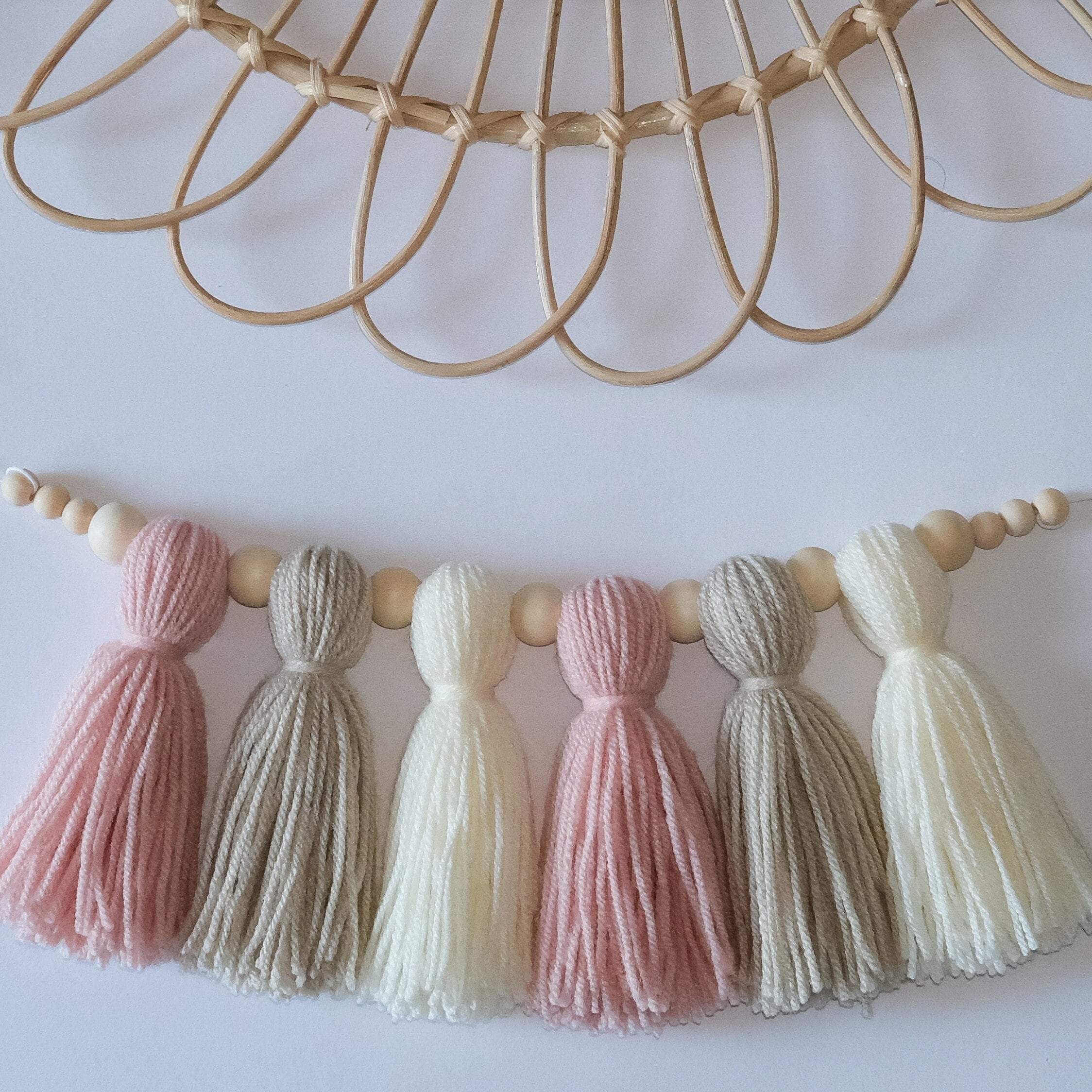 How to make a giant cotton rope garland with macrame tassels