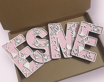 Letrero con nombre de mariposa - Letra de mariposa - Letrero con nombre personalizado - Decoración con nombre personalizada - Tema de mariposa - Arte mural de mariposa - Decoración infantil