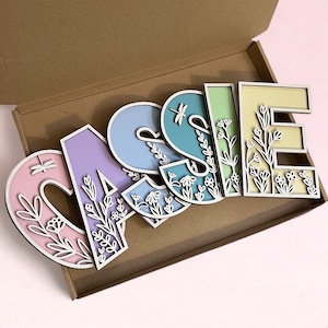 Letrero con nombre de flores silvestres - Letra floral - Letrero con nombre personalizado - Decoración con nombre personalizada - Letrero para habitación de niñas - Letrero con nombre de madera - Letrero con nombre floral