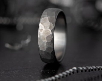Obsidiaan Titanium handgemaakte ring met gefacetteerde afwerking, ruwe matte textuur afwerking trouwring, eenvoudige Titan band, dames heren trouwring