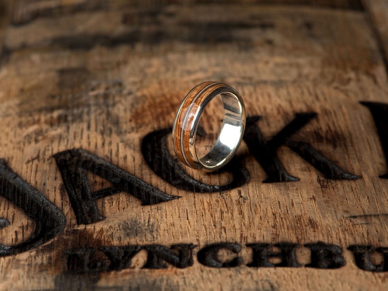 Genuine Jack Daniels Whiskey barrel wood ring with Guitar String Inlay Mens Sterling Silver /& Wood Wedding Band