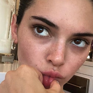 Kendall jenner paperclip earrings sales