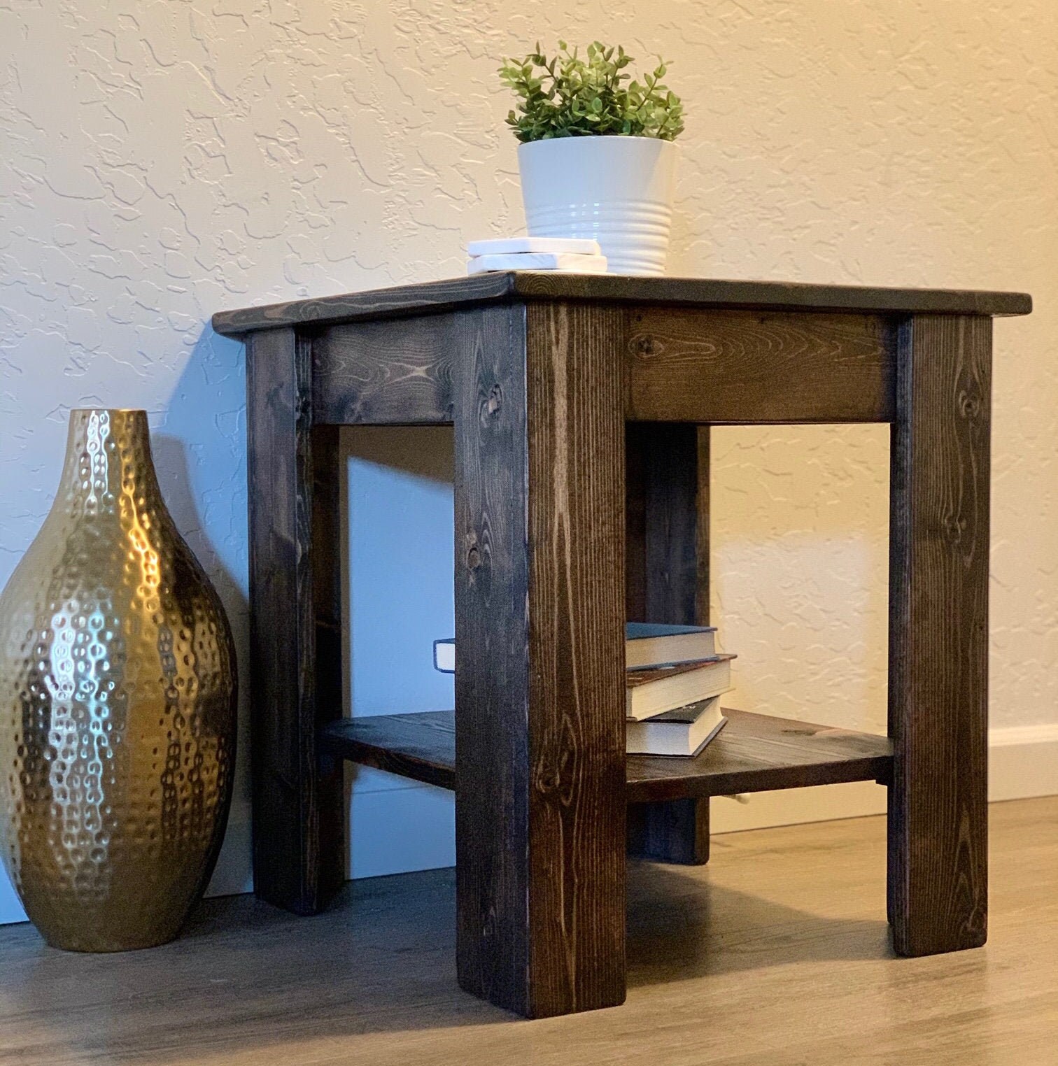 Mesas finales rústicas estilo granja con estante hecho de | Etsy