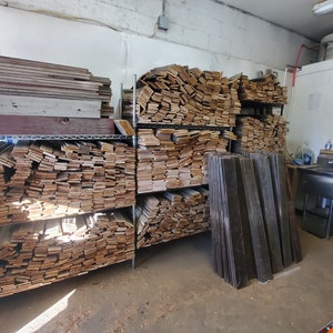 Bulk Reclaimed Wood 25-100 Sq. Ft. Barnwood Boards. image 6