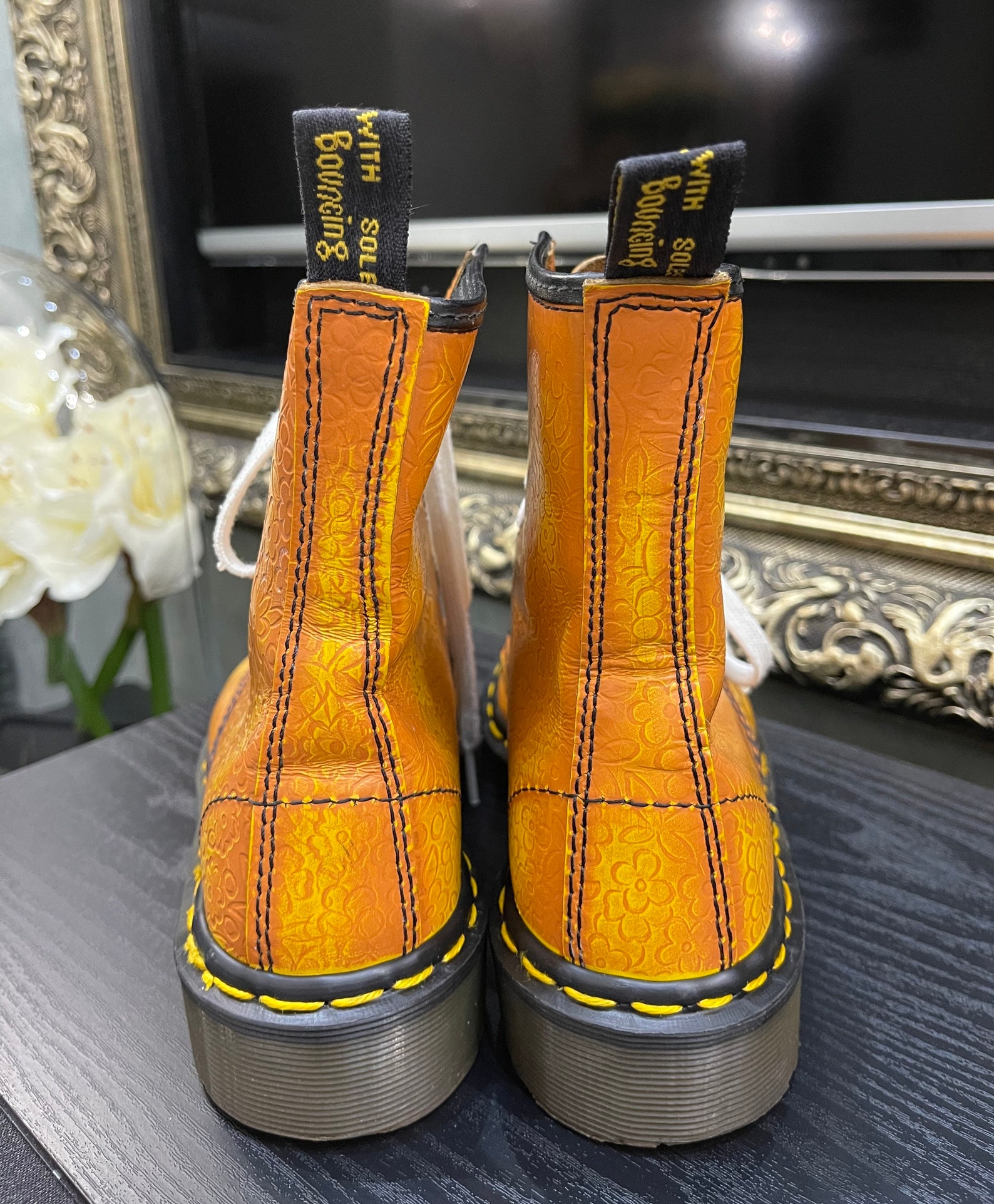 doc martens avec fleurs