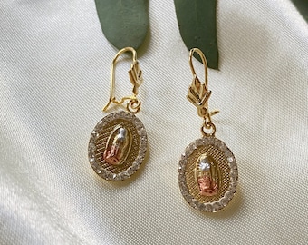 Virgin Mary Oorbellen met Diamond ~ 14K Tricolor Gold Plated ~ Virgen de Guadalupe Oorbellen ~ Katholieke sieraden ~ Onze Lieve Vrouw van Guadalupe