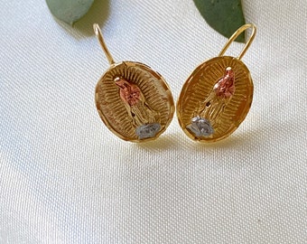 Pendientes de la Virgen María - 14K Tricolor Oro Plateado - Pendientes Virgen de Guadalupe - Joyería Católica - Nuestra Señora de Guadalupe