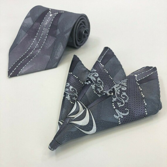 Classy Vintage Necktie with Matching Pocket Square … Gem