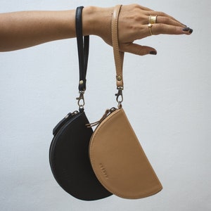 Cartera minimalista de cuero genuino, billetera con forma de media luna, billetera de cuero para mujer, billetera beige para uso diario, billetera minimalista con cremallera imagen 3