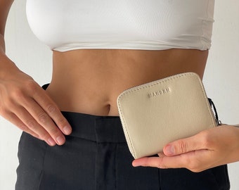 Genuine Leather Coin Wallet, White Leather Wallet for Women, everyday wallet, minimalist zipped cardholder wallet, chic wallet, travel