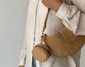 Beige Woven Leather Coin Purse: Circular Attachable Pouch