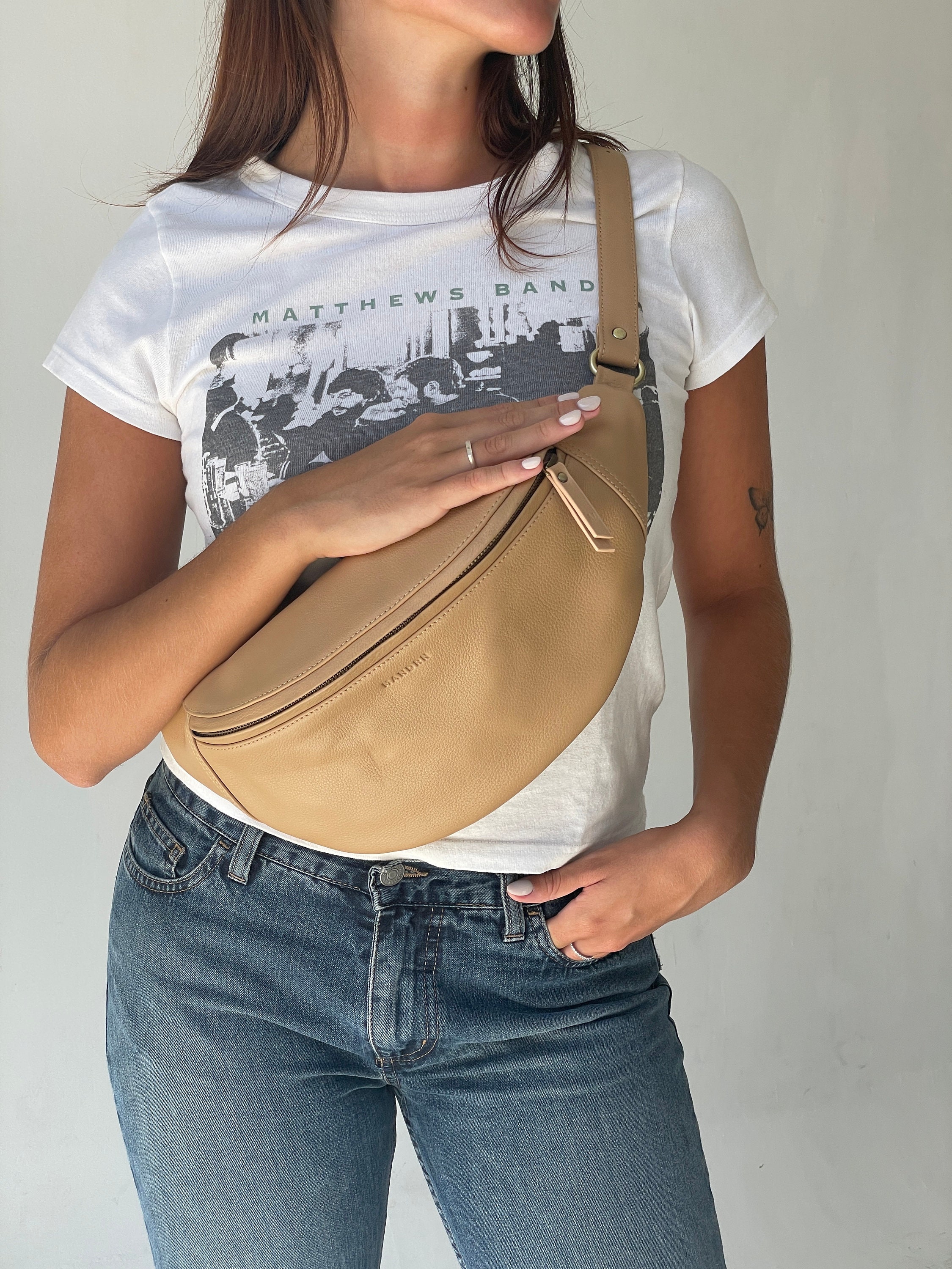 Sand Leather Crossbody Bag – Handmade Atlas Fanny Pack  display picture 1