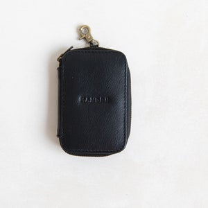 Black Genuine Leather Minimalist Wallet, Rectangle shape attachable wallet, wallet for Women, Black leather wallet, minimalist travel wallet