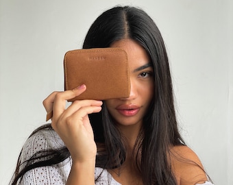 Tan Brown Genuine Leather Coin Wallet, Leather Wallet for Women, everyday wallet, minimalist zipped cardholder wallet, chic leather wallet