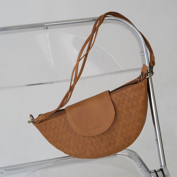 Minimalist Woven Tan Shoulder Bag, Genuine Leather, Woven Leather Purse, Minimal Leather Bag, Gifts for her, travel, handwoven