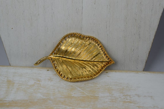 Signed Vintage 1970's BSK Golden leaf brooch - image 7