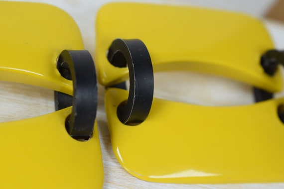 1980's Yellow & Black Statement Earrings - image 7