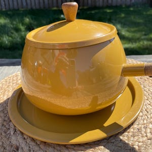 Vintage MCM Mustard Yellow Fondue pot