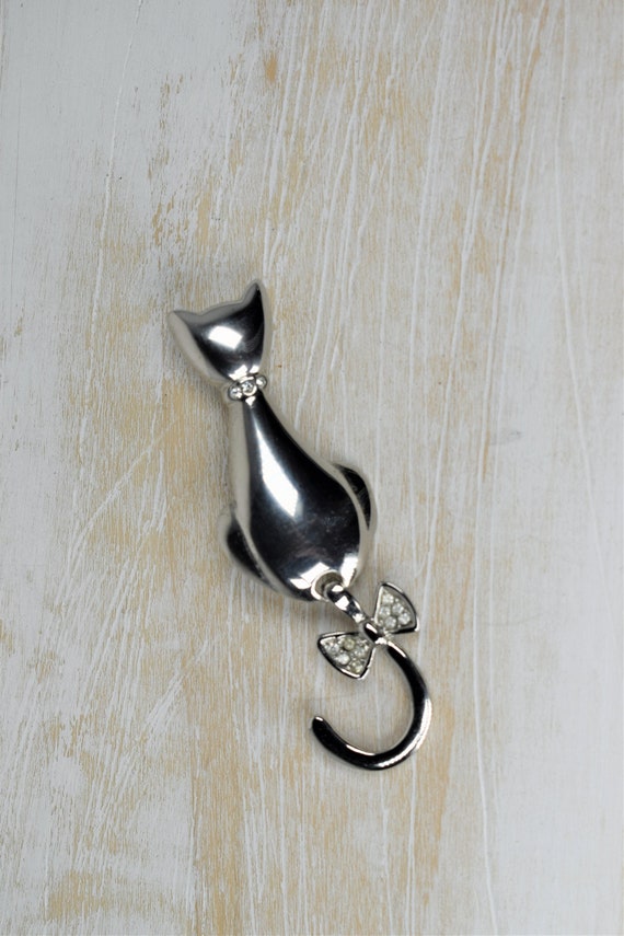 Vintage Silver tone Cat Brooch/Pendant with Dangl… - image 1
