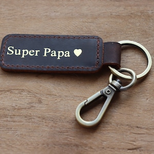 Porte-clés en cuir marron "Super Papa", pour la fête des pères et anniversaire.