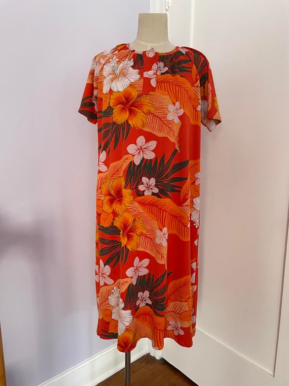 60s Hawaiian Hibiscus Polyester Dress - image 2