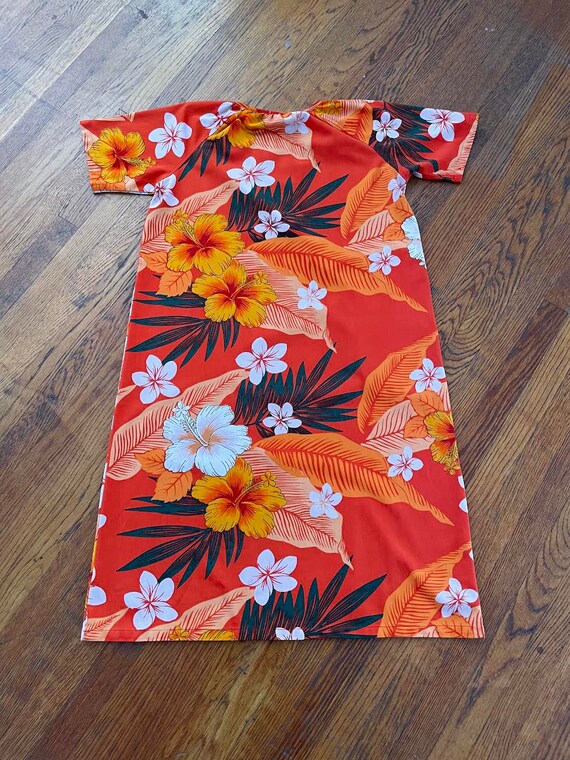 60s Hawaiian Hibiscus Polyester Dress - image 4