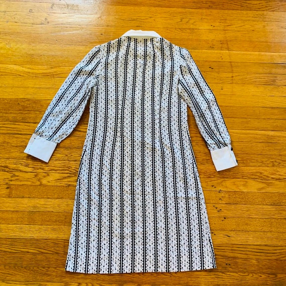 60's Mod Shirt Dress with Dagger Collar - image 3