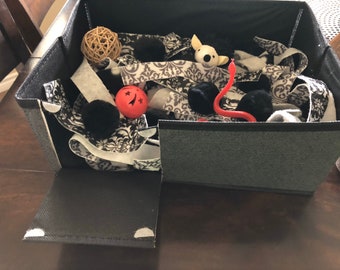 Dig box for hedgehogs and small animals