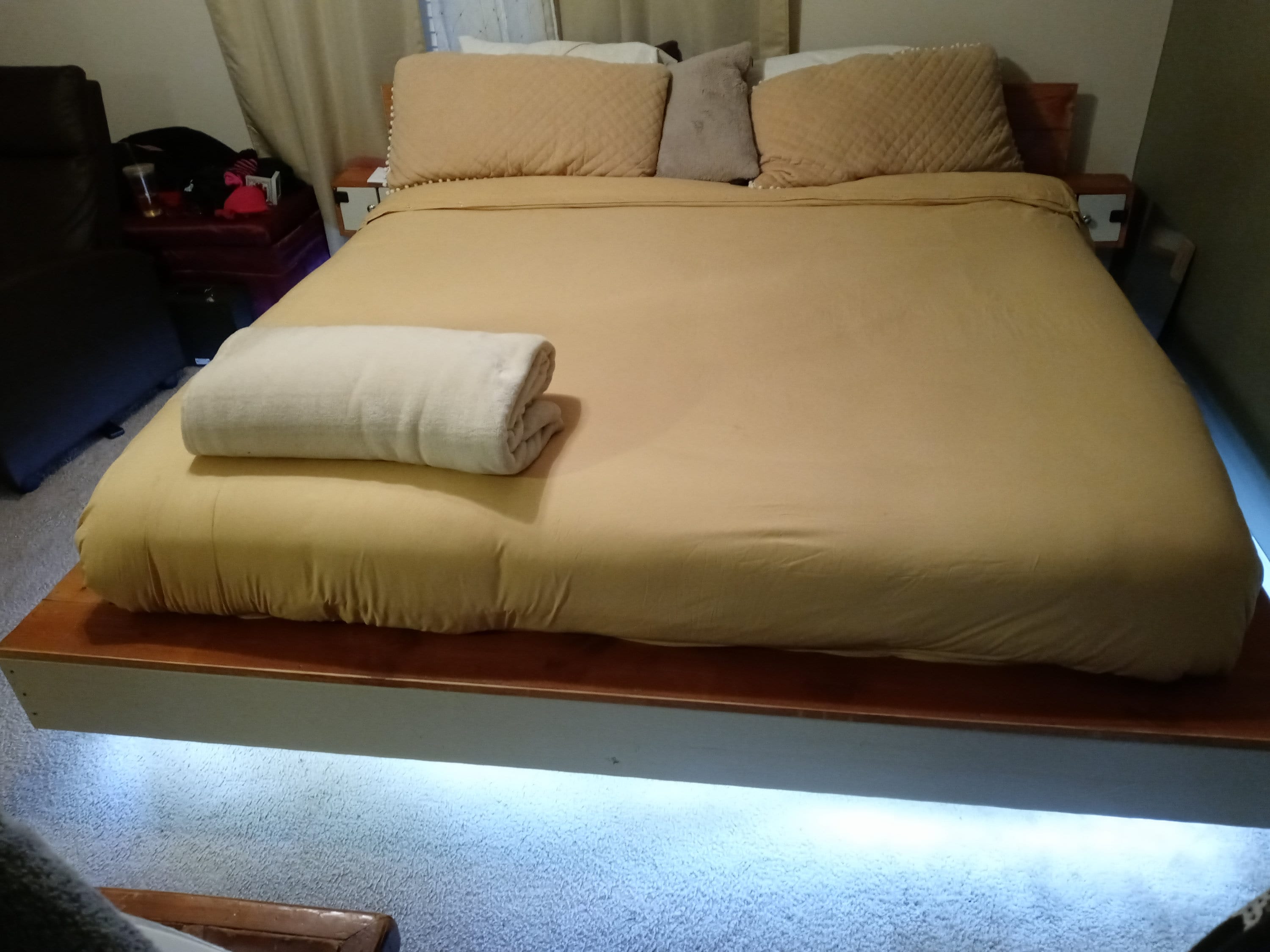 Floating King Platform Bed Woodworking Plans | Etsy