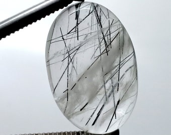 Cabochon de quartz rutile : pierre précieuse ovale blanche (24 x 15,50 x 7 mm)