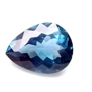 Teal Sapphire Pear Cut Gemstone: 5.30 Carat Loose Stone