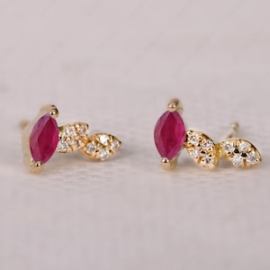 Elegant örhänge med rosa rubin och moissanit, minimalistiskt stapelbart örhänge med pushback, förlovningsörhänge med marquiseslipning i rosa rubin, elegant örhänge