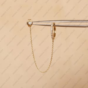 ラボで育成されたダイヤモンド ソリッド 14K イエロー ゴールド シングルイヤリング ダブルピアスチェーン & バースタッド 上品なモアッサナイト ハギーズ 女性用 ドロップチェーンフープ