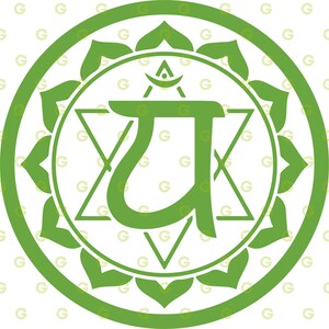 Puede incluir: Ilustraci&oacute;n verde y blanca del chakra Anahata, el chakra del coraz&oacute;n, con el s&iacute;mbolo s&aacute;nscrito del chakra en el centro.