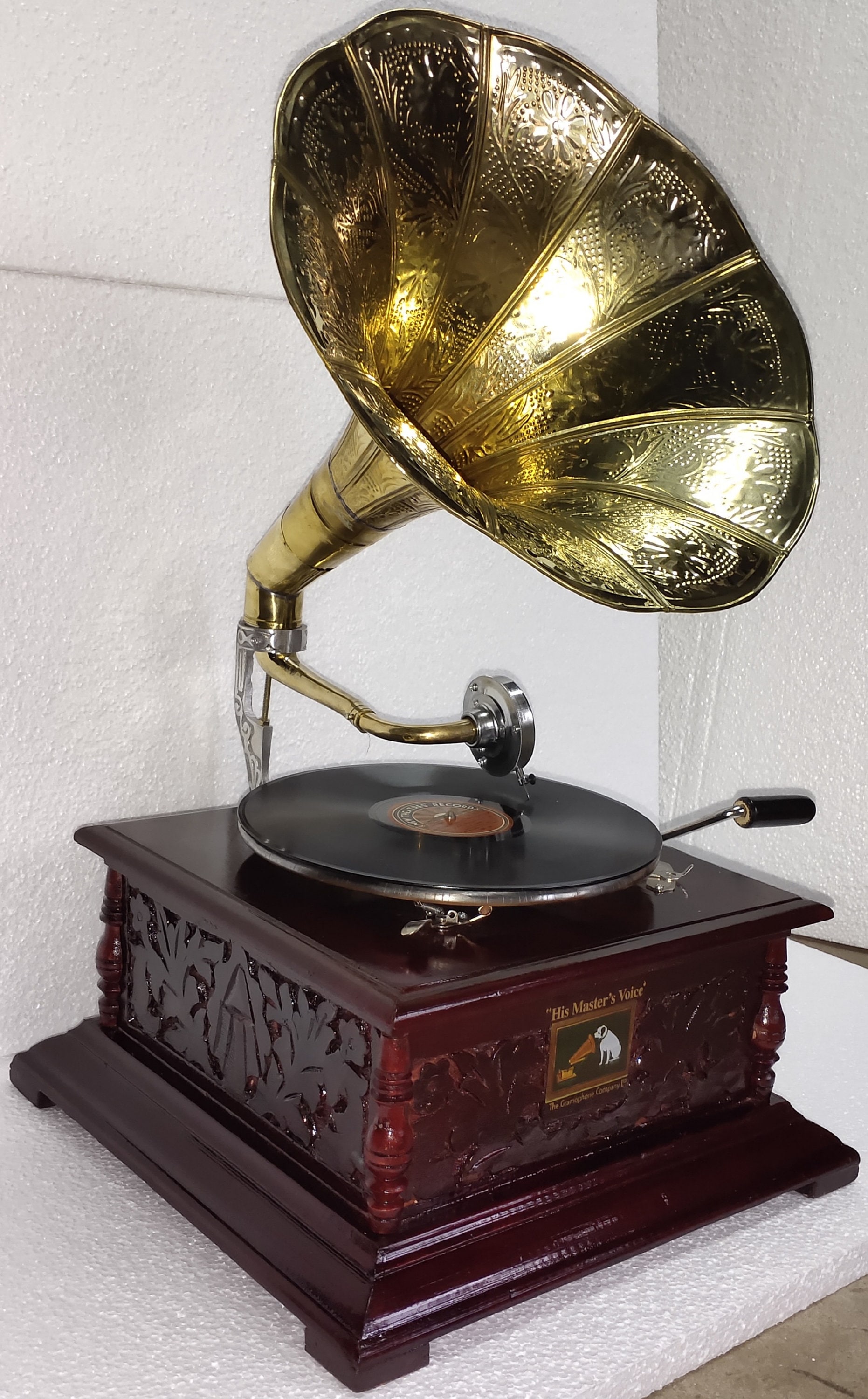 It's an antique gramophone record player with Horn | Etsy