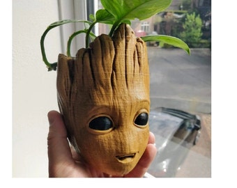 3D-gedruckter Baby-Groot-Kopf-Blumentopf