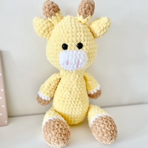 Geoffrey Giraffe Amigurumi Crochet Pattern. PDF Digital Download.