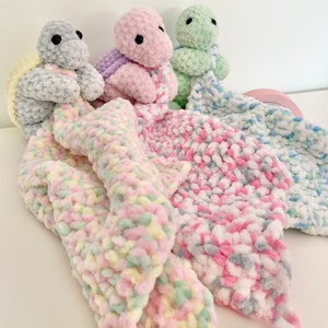 Pennypal Creations - Schema all&#39;uncinetto per Baby Turtle Lovey in formato PDF. Download digitale