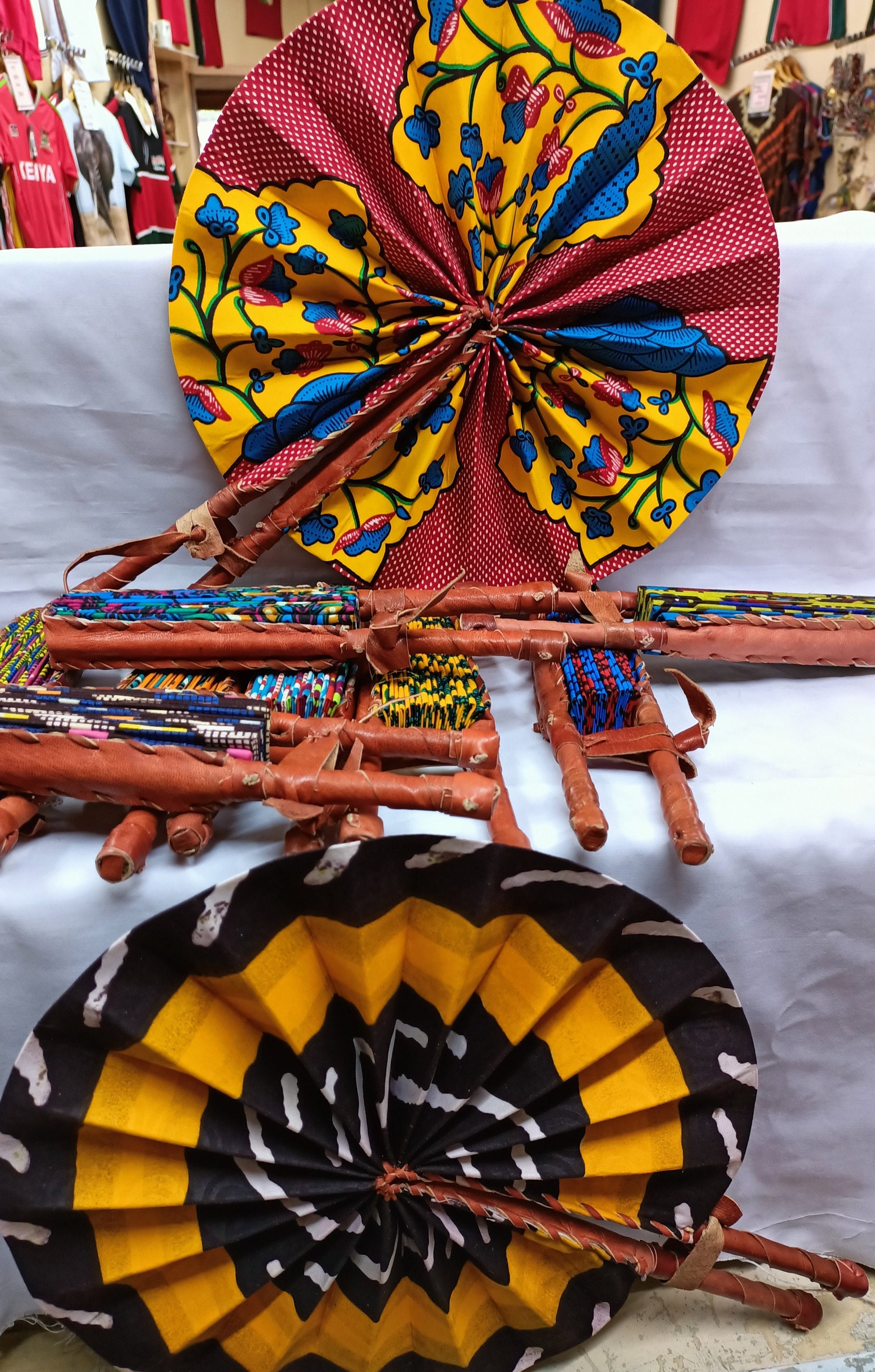 Leather and wax sinario fan by maisonbeaurepaire-ajbtopfashion - Fans -  Afrikrea