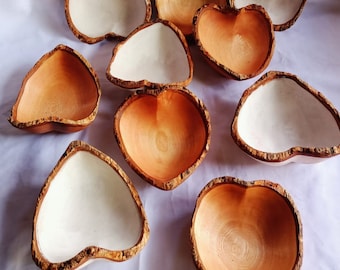 CLEARANCE SALE! Wholesale Availability. Beautiful Mix of Natural and White  Heart shaped Bowls with Bark set of 5. Candle pour. Decor items.