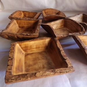UITVERKOOP! Nieuw Bowl Alert! Unieke handgemaakte 5" vierkante houten kleine kommen met schors set van 10. Wax deegkommen. Cadeauartikelen. Boerderijdecor