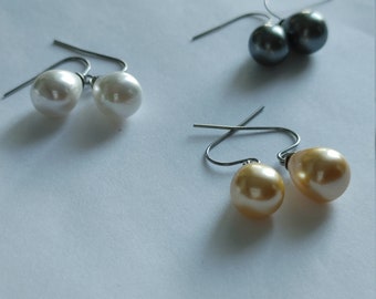 Golden, Peacock or White Shell Pearl Drop Earrings in Stainless Steel