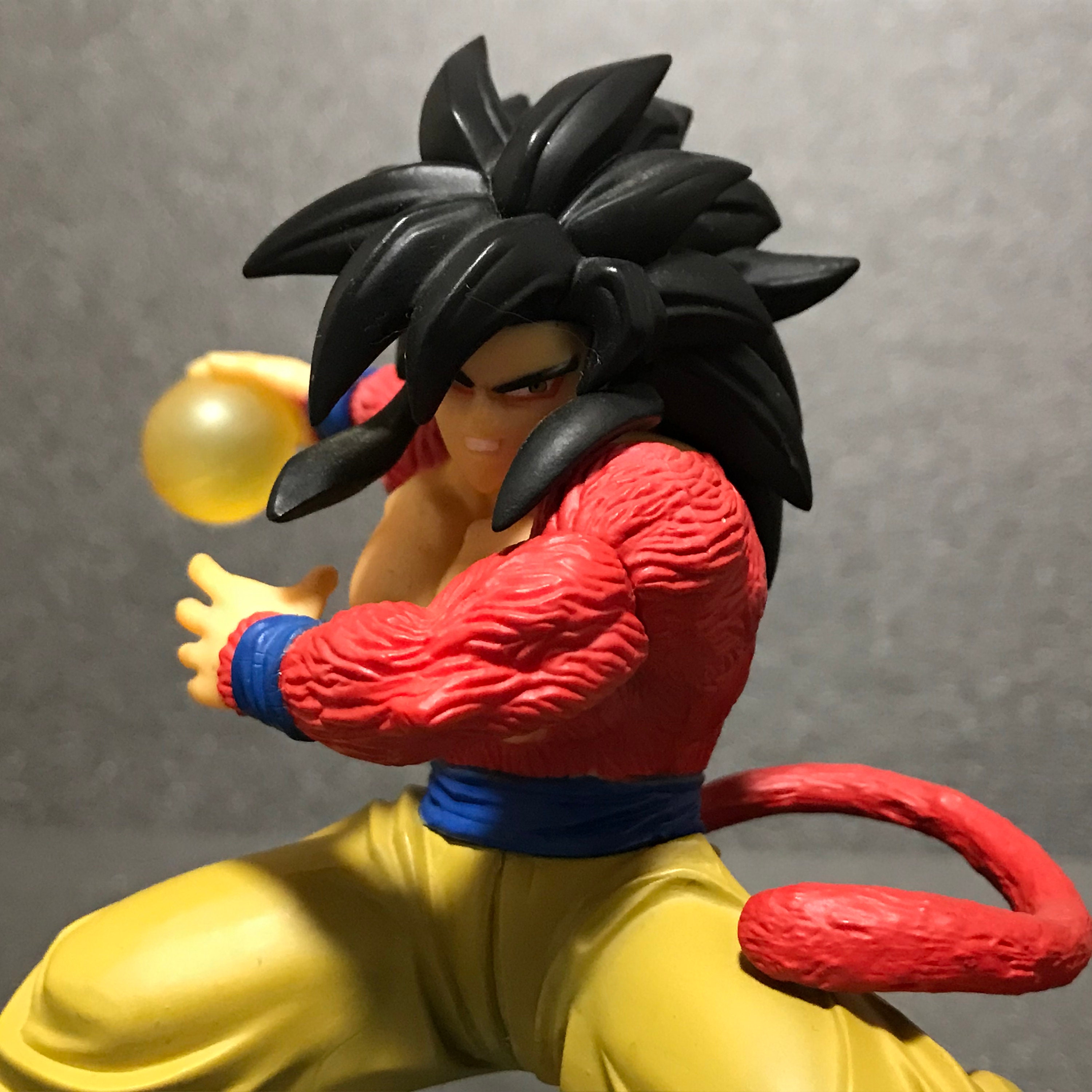 Banpresto Dragon Ball GT Super Saiyan 4 Son Goku Figure red