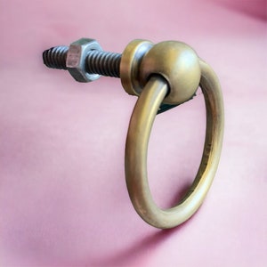 Kitchen door handles made from solid brass. Over 80 + styles of cabinet pulls, wardrobe handles, drawer handles, wall hooks and more.