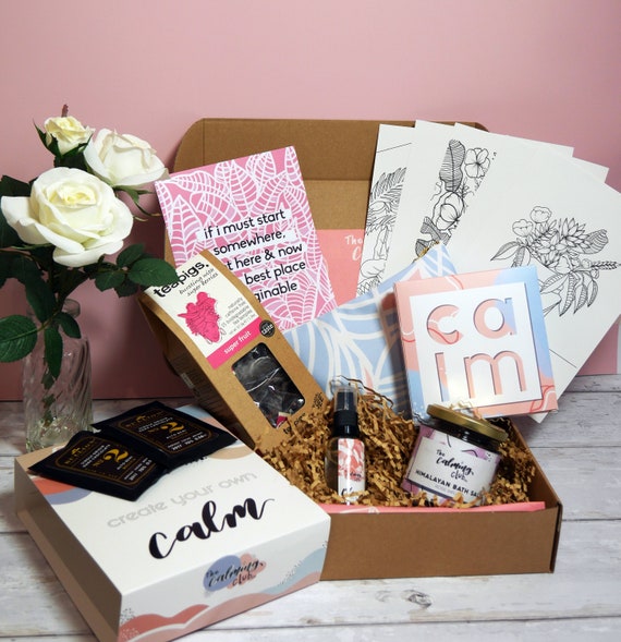 Set Regalo Coccole E Benessere Per Donna – 10 Pezzi Tra Tazza Termica, Candela, Scrub E Bombetta Da Bagno, Ideale Per Compleanno E Festa Della Mamma
