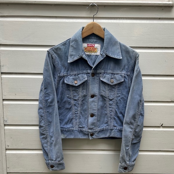 Vintage 60s: Levi's Big E Corduroy trucker Jacket - type III - slim fit logo - faded blue - made in USA (XS)